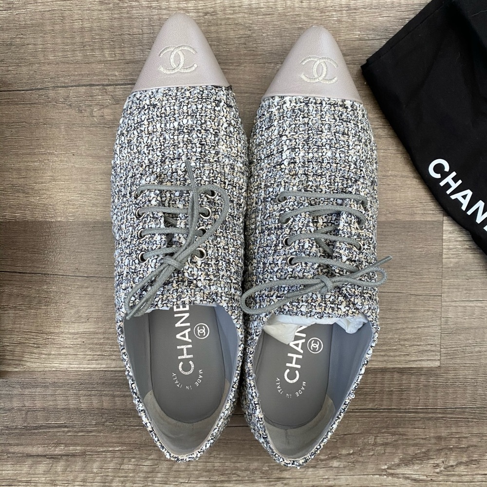 Chanel Tweed Lace up shoes - Picture 3 of 5